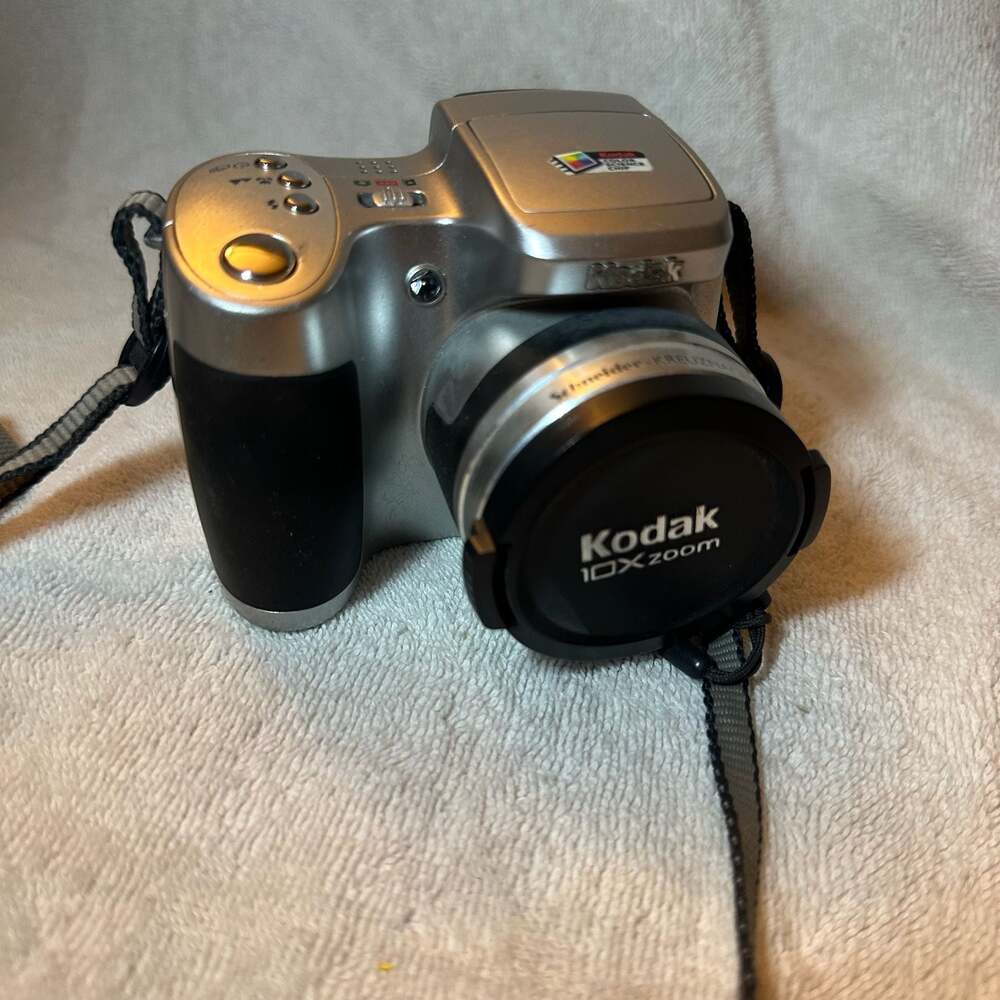 Kodak EasyShare Z650 6.1MP Digital Camera with 10x Optical Zoom